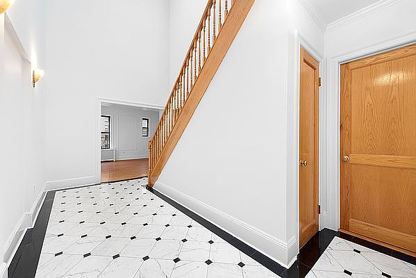 1st image of 1240 Park Ave APT 6F
