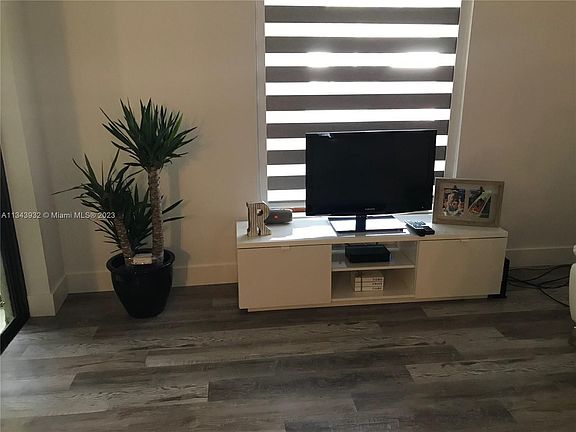 3rd image of 4522 Carambola Cir S #27279