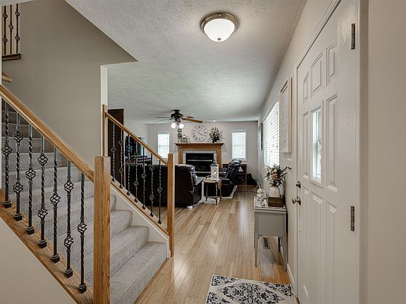 5th image of 307 Blue Jay Dr