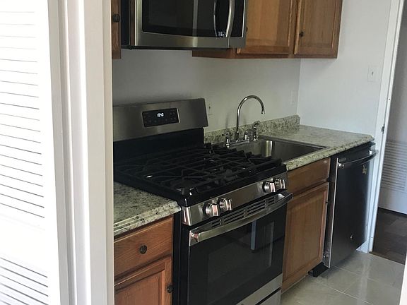 3rd image of 3100 S Manchester St APT 404