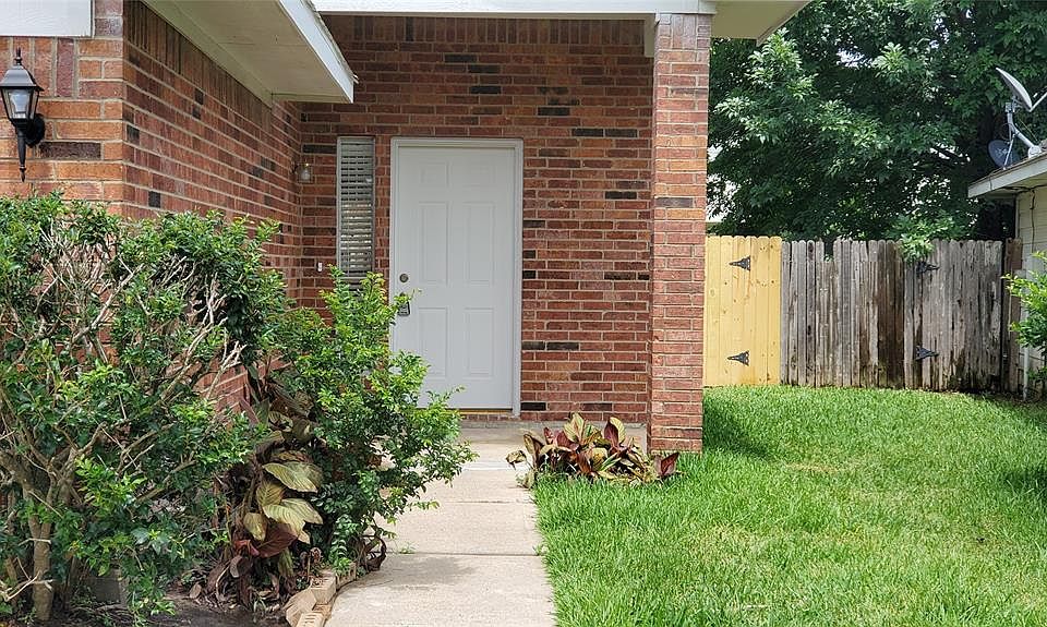 1st image of 7346 Village Lake Dr
