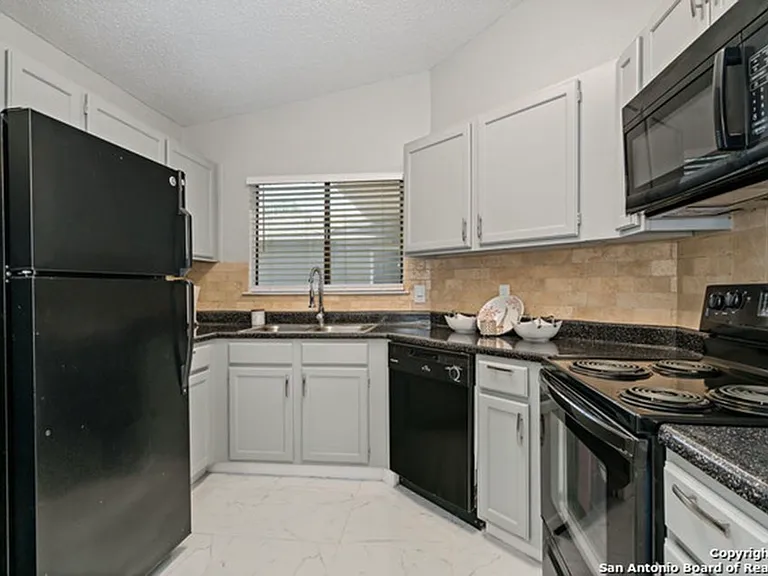 6739 Hickory Springs Dr — Photo 3