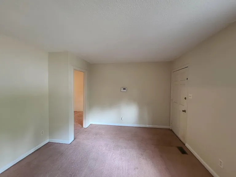 612 Platinum St — Photo 2