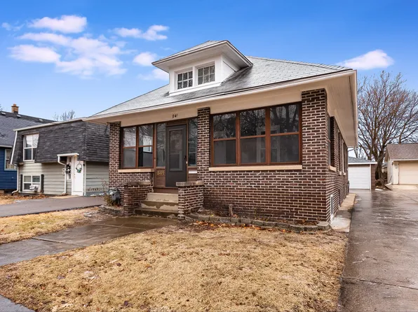 841 Bowditch Ave, Aurora, IL 60506