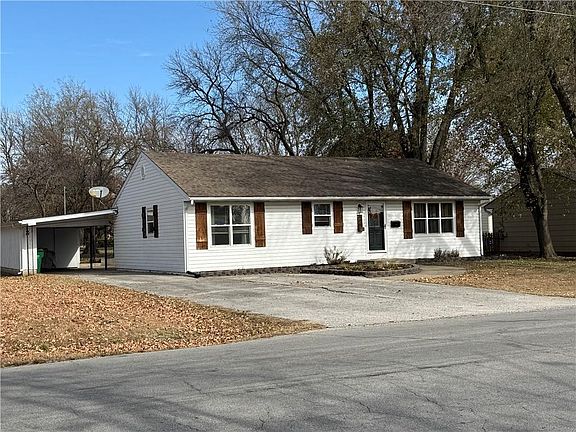 3rd image of 606 W Nursery St