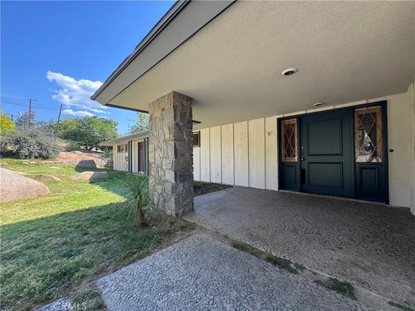 725 Arrowhead Rd, San Bernardino, CA 92404