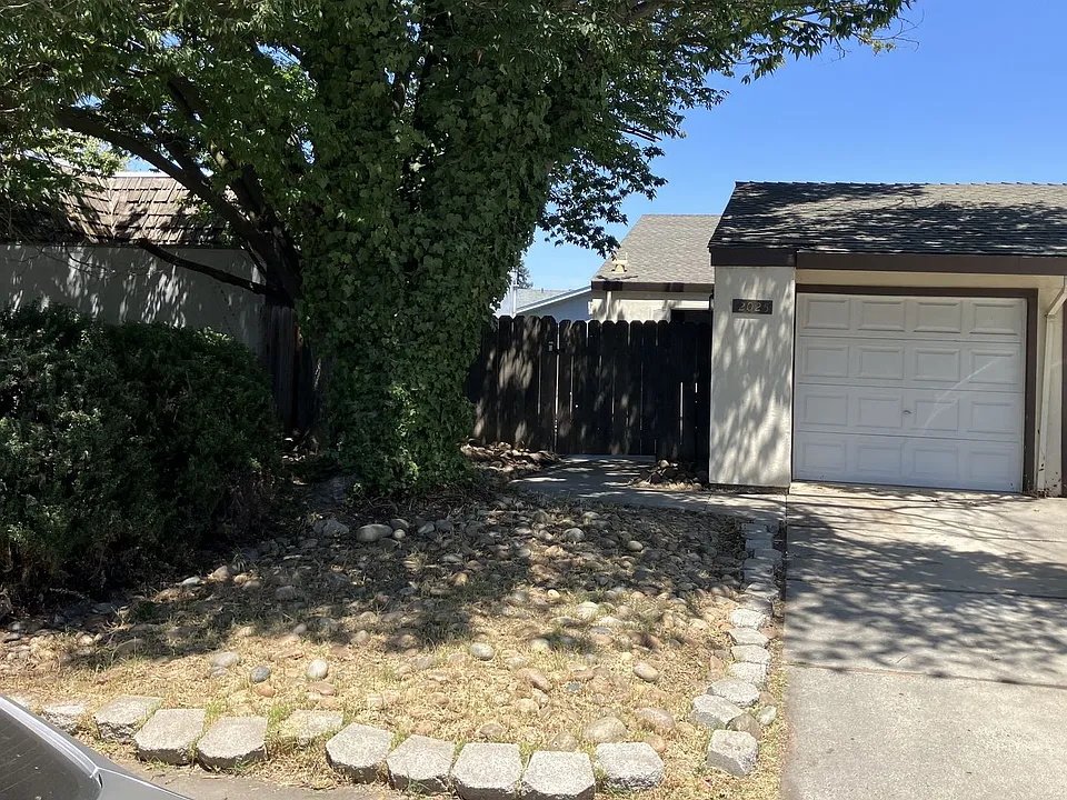 2025 Wylie Drive, Modesto, CA 95355