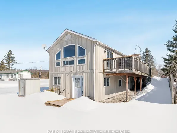 5632 Penetanguishene Rd, Springwater, ON L0L 1P0