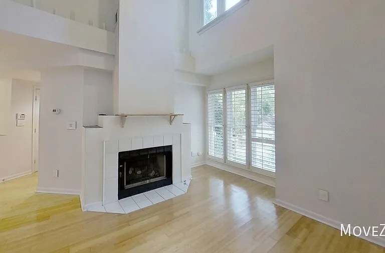 3813 Carnegie Ln — Photo 12