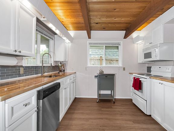 5th image of 10132 Sitkum Dr SE
