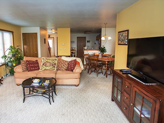 2nd image of 404 Park Place Ct