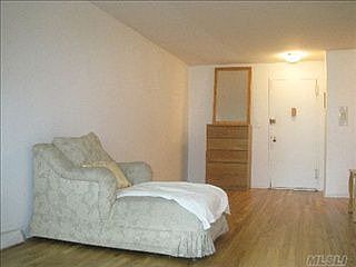 2nd image of 20 Daley Pl APT 118