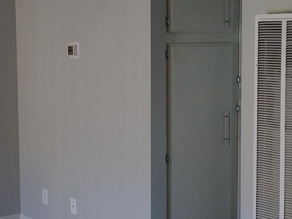 4th image of 3735 32nd St APT 7