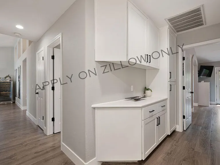 3319 Chapelle Dr — Photo 17