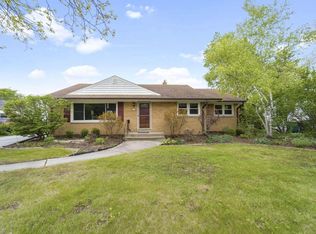 213 Vernon Ave, Thiensville, WI 53092