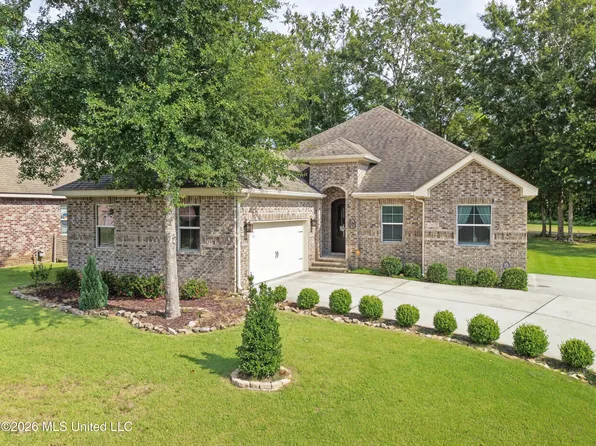 24628 Knollwood Dr, Pass Christian, MS 39571