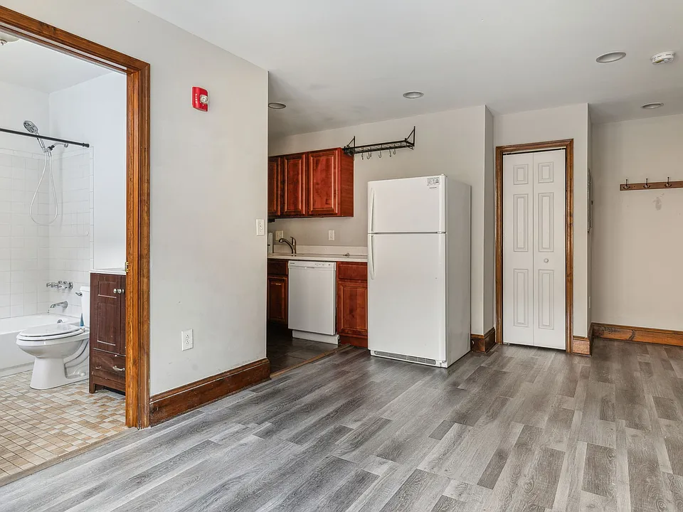 5101-21 Walnut St #B200