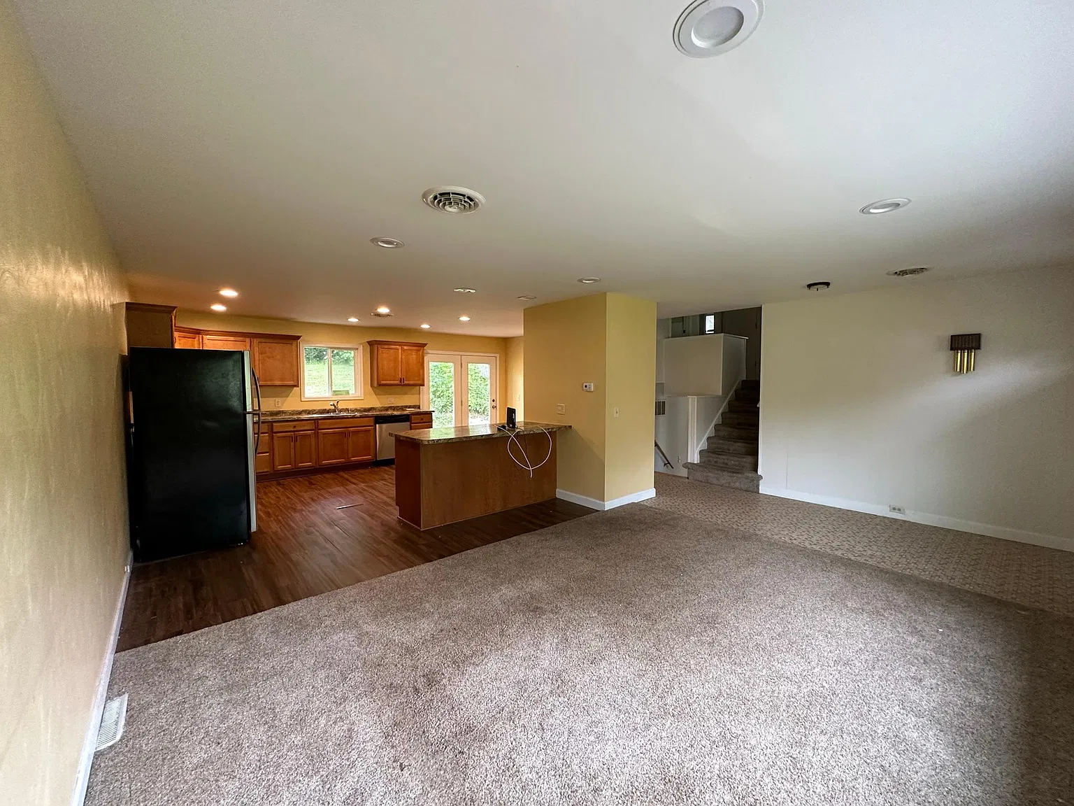 3 bed, 1.5 bath, 1664 sqft, $1,700 — Photo 3