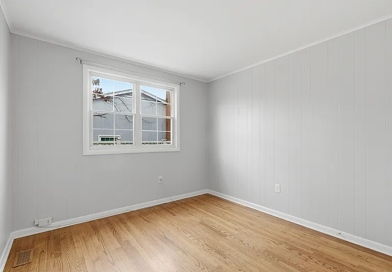 752 Ticonderoga Ave — Photo 13