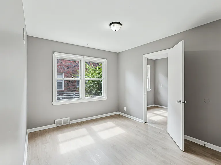 4314 N 52nd St — Photo 13
