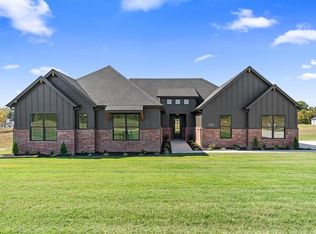 913 Noah St, Fayetteville, AR 72703