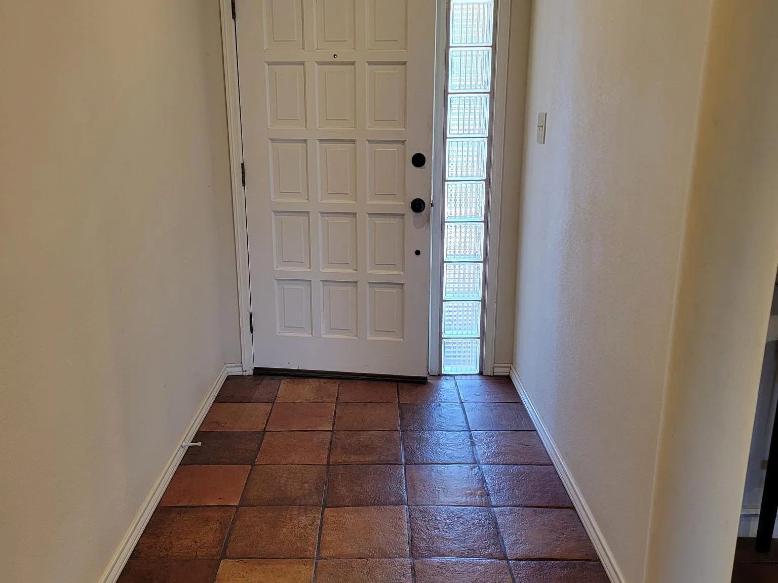 3 bed, 1705 sqft, $1,750 — Photo 3