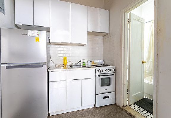 4th image of 752 9th Ave APT 4FS