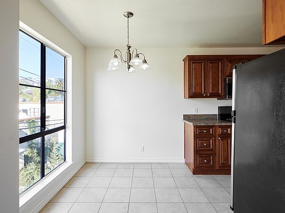 3rd image of 909 N Croft Ave #308
