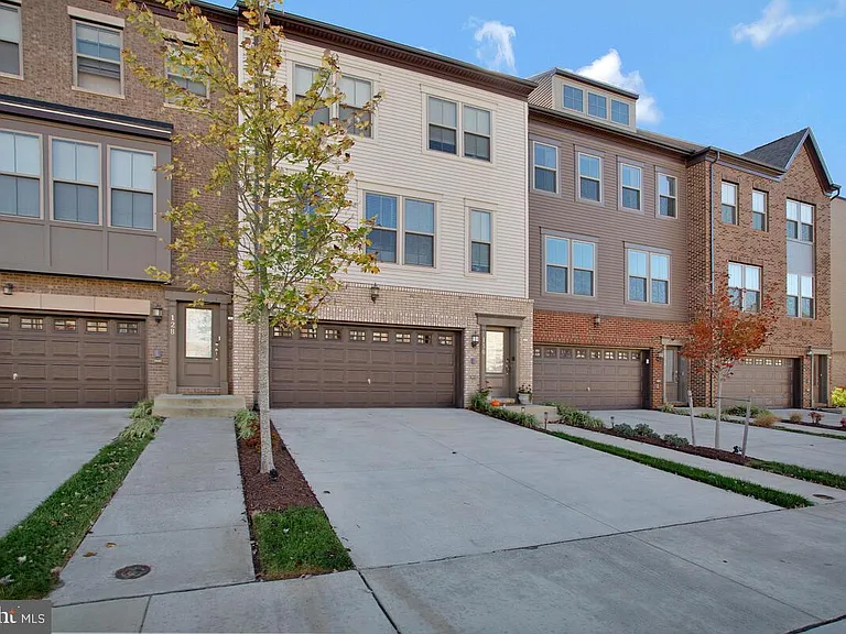 130 Capital Ct — Photo 3