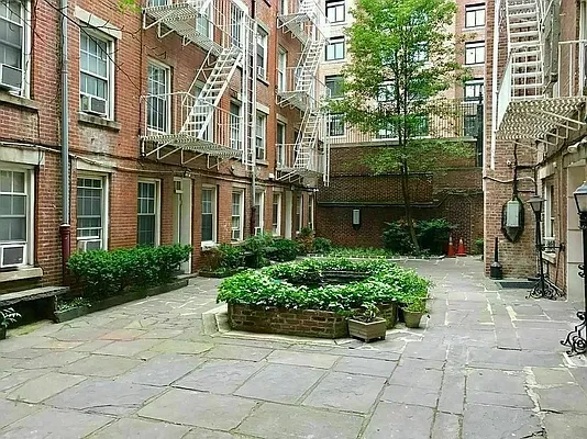 Rented by REAL New York | media 11