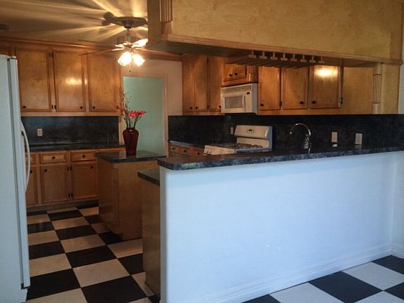 3rd image of 460 Oyster Creek Ct