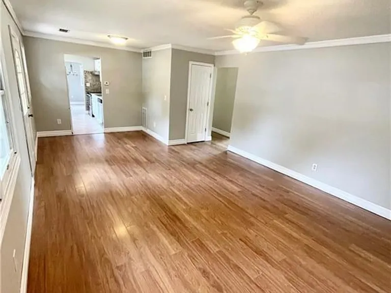 2 Plymouth Ave W — Photo 2