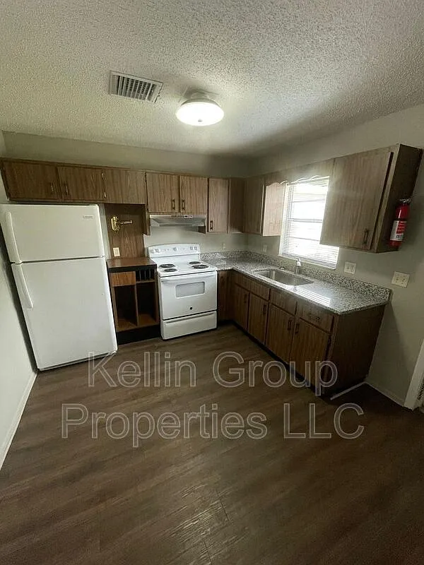 2 bed, 1.0 bath, 783 sqft, $1,195 — Photo 4