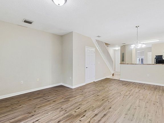 4th image of 3717 Sonoma Dr