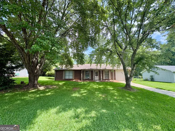 2892 Haddon Dr, Rex, GA 30273
