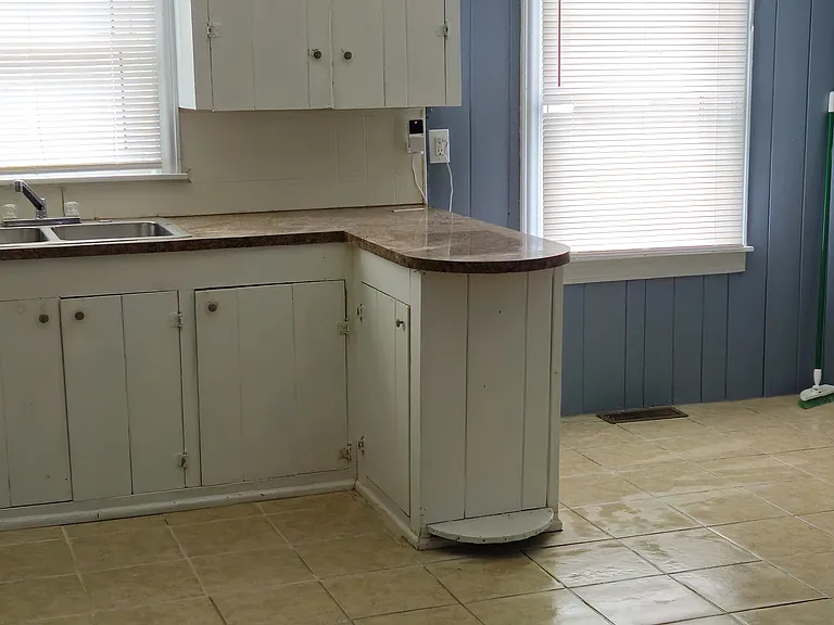 1615 Argonne Blvd — Photo 31