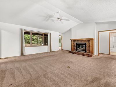 1 Newent Ln, Bella Vista, AR, 72714