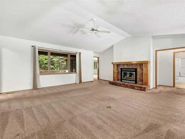 1 Newent Ln, Bella Vista, AR 72714