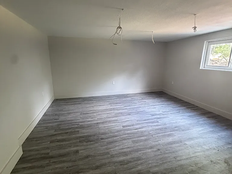 700 E Texas St #1 — Photo 8