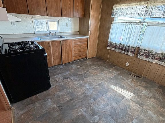 5th image of 5034 Holt Blvd Trailer A-25