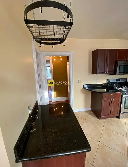 3 bed, 1.0 bath, 1650 sqft, $3,850 — Photo 4
