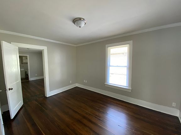 5th image of 3625 Faxon Ave