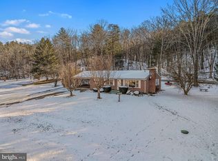 8855 Cacapon Rd, Great Cacapon, WV 25422