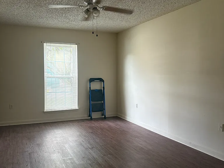 1672 Brightside Dr — Photo 2