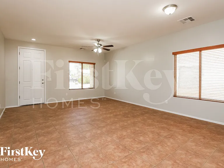 29010 N Cactus Cir — Photo 2