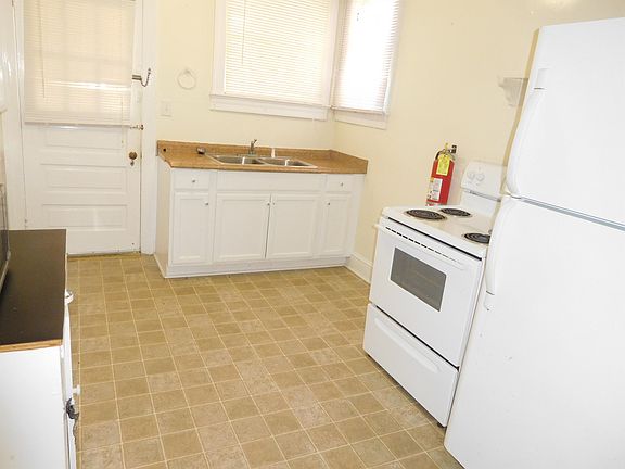 2nd image of 1113 College Dr