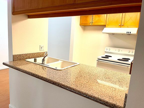 4th image of 111 Marguerita Ave Unit 312