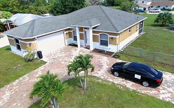 2nd image of 27531 Pinecrest Ln