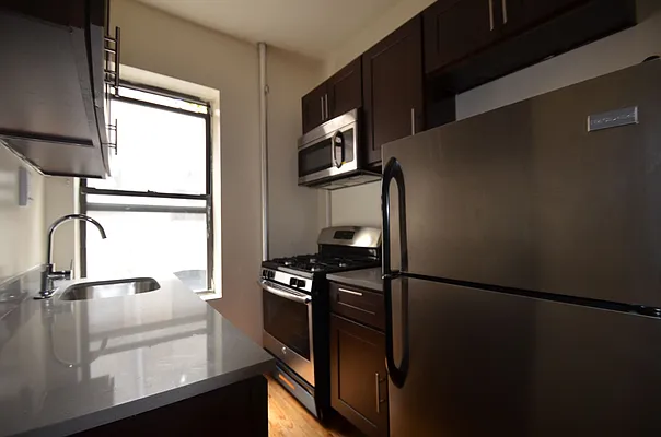 Rented by CITY SKYLINE REALTY INC | media 9