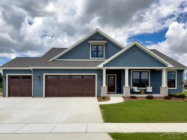 160 Queens Creek Dr, Frankenmuth, MI 48734